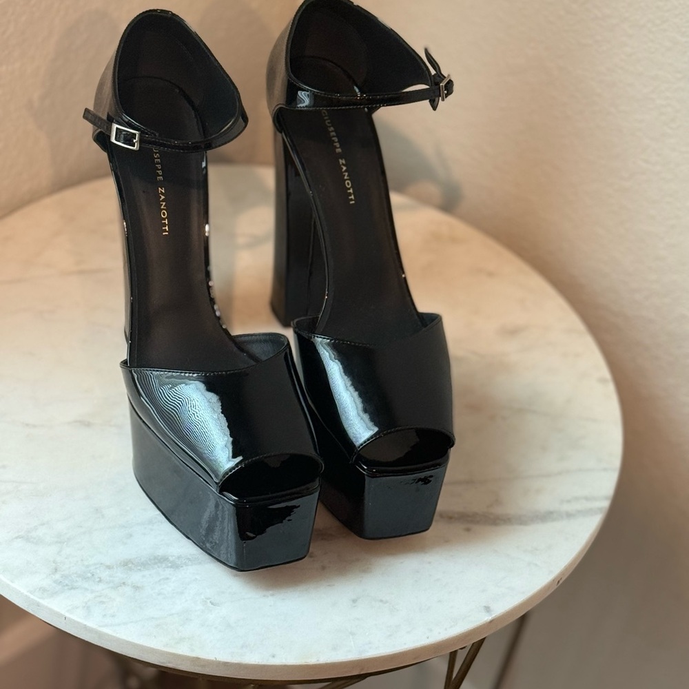 Giuseppe Zanotti Glossy Black Platform Sandals (Gently used only worn once)🔥